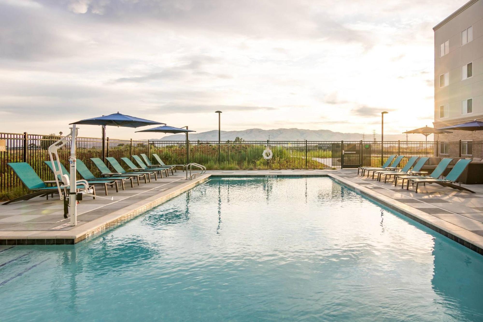 Fairfield Inn & Suites By Marriott San Jose North/Silicon Valley Eksteriør billede